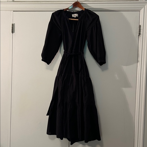 XiRENA Elegant Black Dress - Picture 1 of 5